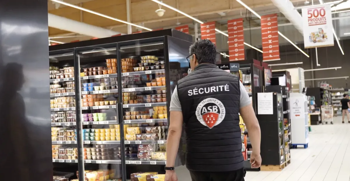 La Sécurité dans un Supermarché : L’importance des Agents de Sécurité